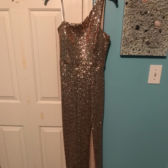 Dress - Picture 1 of 2